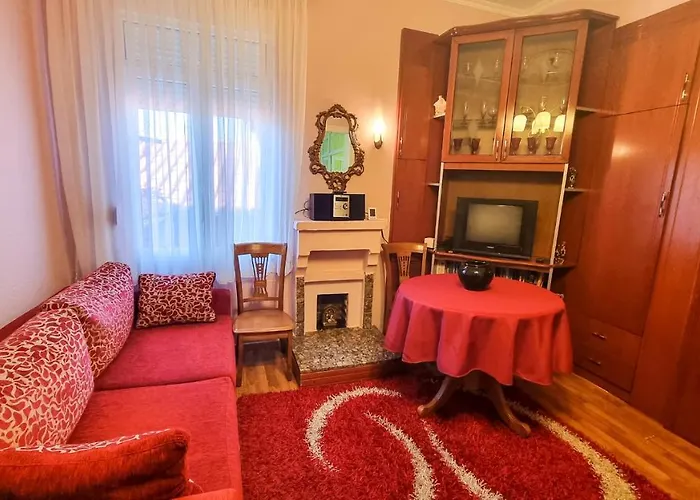 Liora's Place Korce